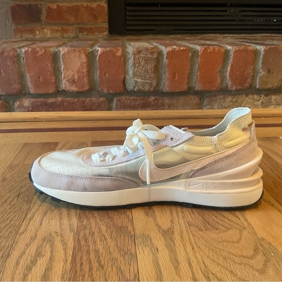 NWOT Nike Waffle One sneakers in sail/light soft pink - Picture 3 of 10